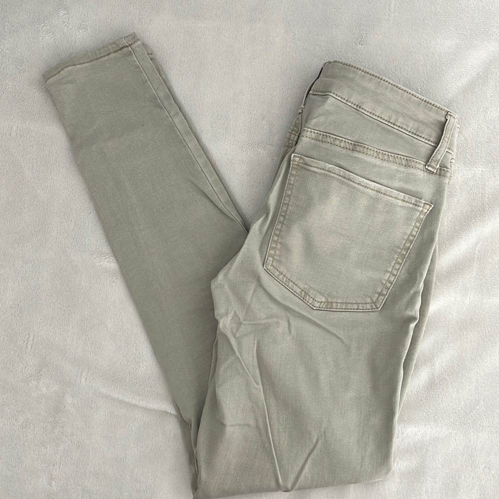 Juniors SO low rise skinny jegging.